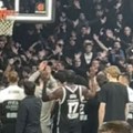 Grobari zvali igrače, pa ih gađali i "terali" da skandiraju Željko Obradović: Evo kako su košarkaši reagovali