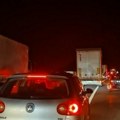 Stvaraju se zastoji: Saobraćajna nesreća ispred tunela Šarani: vozila se sa autoputa preusmeravaju na Takovo