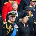 Kraljica Kamila navodno rekla da je Megan Hariju isprala mozak: Nova biografija o princu napravila haos, nikad oštrija…