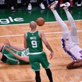Pobesneo zbog glumatanja embida! Superstar Bostona posle eliminacije opleo po Kameruncu i NBA: Nagradili su ga za to - tatkva…