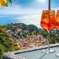 Oprez ako naručujete Aperol špric: U kafićima masovno dele lažni koktel, a razliku skoro niko ne primeti! Kompanija povukla…