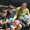 Stevović obišao školu u Desimirovcu i najavio rekonstrukciju terena u Lužnicama