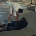 Novi žestok skandal Marija balotelija! Mortus pijan padao po ulici, jedva ga podigli i sklonili od automobila! (video)