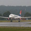 Incident na aerodromu „Konstantin Veliki“ zašto se vratio avion Er Srbije Stručnjaci kažu razlog je neverovatan (video)