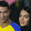 Šta radi Ronaldo Georgini kad misli da ga niko ne gleda? Fudbaler uhvatio i ne pušta, prave perverzije u vodi