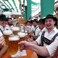 Poskupljuje pivo na Oktoberfestu