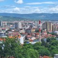 Prvi tretman adulta komaraca sa zemlje