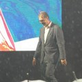 Usamljeni Vučić