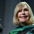 Slavna hičkokova plavuša nagrađena za životno delo Kim Novak primila počasnog "Zlatnog lava" na Festivalu u Veneciji
