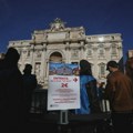 Počela naplata prilazu Fontani di Trevi u Rimu