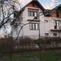 Ovo je kuća u Kraljevu u kojoj je muškarac ubio ženu, pa sebe: Oglasile se komšije o nezapamćenom zločinu
