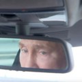 Ово није добар знак? Путинова колона јурца ка Кремљу ВИДЕО