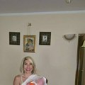 Prinova u porodici Jovane Jeremić: Voditeljka objavila sliku sa bebom: "Samo ja znam šta sam osetila kada sam je uzela u…