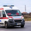 Bor visok 13,5 metara pao na kupače, povređeno osmoro, među njima troje dece! Drama na plaži u Crikvenici