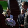 (Video) Vučić dočekao predsednika Uzbekistana na aerodromu Sutra niz sastanaka i razmena bilateralnih dokumenata