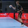 VIDEO Užas na meču Partizana u Beogradu: Igrač Lavova žestoko udaren, pa iznet na nosilima - njegov otac uleteo na teren