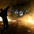 Karambol u Albaniji; Gorelo u Tirani; Letele kamenice i Molotovljevi kokteli FOTO/VIDEO
