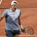 Zverev „pokvario“ derbi, Švjontek zabrinuto gledala rivalku dok se povlačila