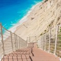 Koliko stepenika treba da savladate ukoliko ove godine idete na plažu Egremni?