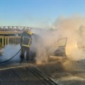 Automobil se zapalio tokom vožnje Drama u Kragujevcu, stanje putnika nije poznato
