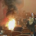 Neredi u albanskom parlamentu: Poslanici opozicije upalili baklje