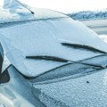 Budite spremi za prvi sneg: Lako očistite vetrobransko staklo kada zaveje!