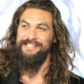 Džejson Momoa objasnio da nije beskućnik: “Nemam kuću, ali imam prikolicu”