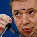 "Hodam ispred vas da budem štit": Prvo oglašavanje Vučića nakon zdravstvenih problema: Od ove nedelje koračaćemo…