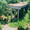 Ostaci starog mosta na Moravi padaju u reku u zagađuju je, a opasni su i za ljude