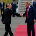 Tramp se smeškao, ruski lider mu je ovako odgovorio: Evo kako je izgledao prvi susret dvojice lidera nakon 6 godina (foto…