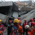 Internat u Indoneziji pao kao kula od karata: Još 91 dete zarobljeno ispod ruševina FOTO/VIDEO