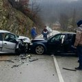 Direktan sudar, automobili potpuno uništeni: Teška nesreća na putu Valjevo-Bajina Bašta (foto)