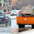 Gradska uprava: Zimska služba završava čišćenje snega kod novosadskih škola, "Stan" uklanja ledenice