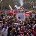 (Foto) "Stojimo u odbrani mira": Hiljade žena na protestu u Španiji, traže ravnopravnost i borbu protiv rodnog nasilja