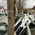 Srča i krš na sve strane, auto na ogradi: Prve slike sa mesta užasa u Kragujevcu gde je poginula jedna osoba!