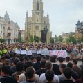 Protest podrške nastavnicima i zahtev za rešavanje krize u novosadskoj Jovinoj gimnaziji