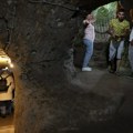 Kokoške otkrile podzemni grad za 20.000 ljudi! Čovek renovirao kuću, pa našao arheološko čudo