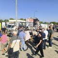 Šopićani ne odustaju: Posle opštine, potpise prikupljaju i na buvljaku