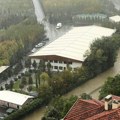 Urušio se deo mosta u Istanbulu nakon poplava: Put zatvoren za saobraćaj, bujica i blato nose sve pred sobom