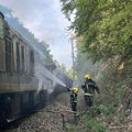 Brzom intervencijom kragujevačkih vatrogasaca lokalizovan požar na lokomotivi i spasen mašinovođa