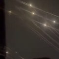 Novi stravičan udar na Izrael! Noćno nebo prekrila salva smrtonosnih raketa! (video)