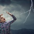 Da li imate strah od grmljavine? Tri stvari koje vam mogu pomoći da se izborite s ovim problemom!