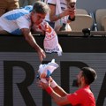 Đoković objasnio zašto je baš „Mesiju“ dao peškir