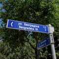Šapić: Postavljamo stubove i table sa imenima ulica na ćirilici i engleskom jeziku
