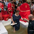Više od 60 vernika se krstilo u "krstionici" pored Tamiša