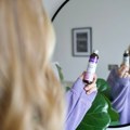Letnji beauty vodič: Kako do zdrave i sjajne kose tokom vrelih dana?