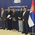 Vlada donosi odluku o povećanju minimalca: Minimalna zarada od 1. januara biće 64.554 dinara, sindikat traži 70.000