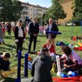Mališani u vrtiću "Kolibri" dobili novi sportski poligon kao poklon povodom Dečje nedelje (FOTO)