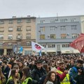 Srednjoškolci u Novom Sadu bojkotuju nastavu, pružaju podršku Jaćimovićima i Dijani Hrka (FOTO)