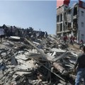 Kolumbija će proglasiti ekonomsku vanrednu situaciju; Šapat iz ruševina omogućio spasavanje bebe